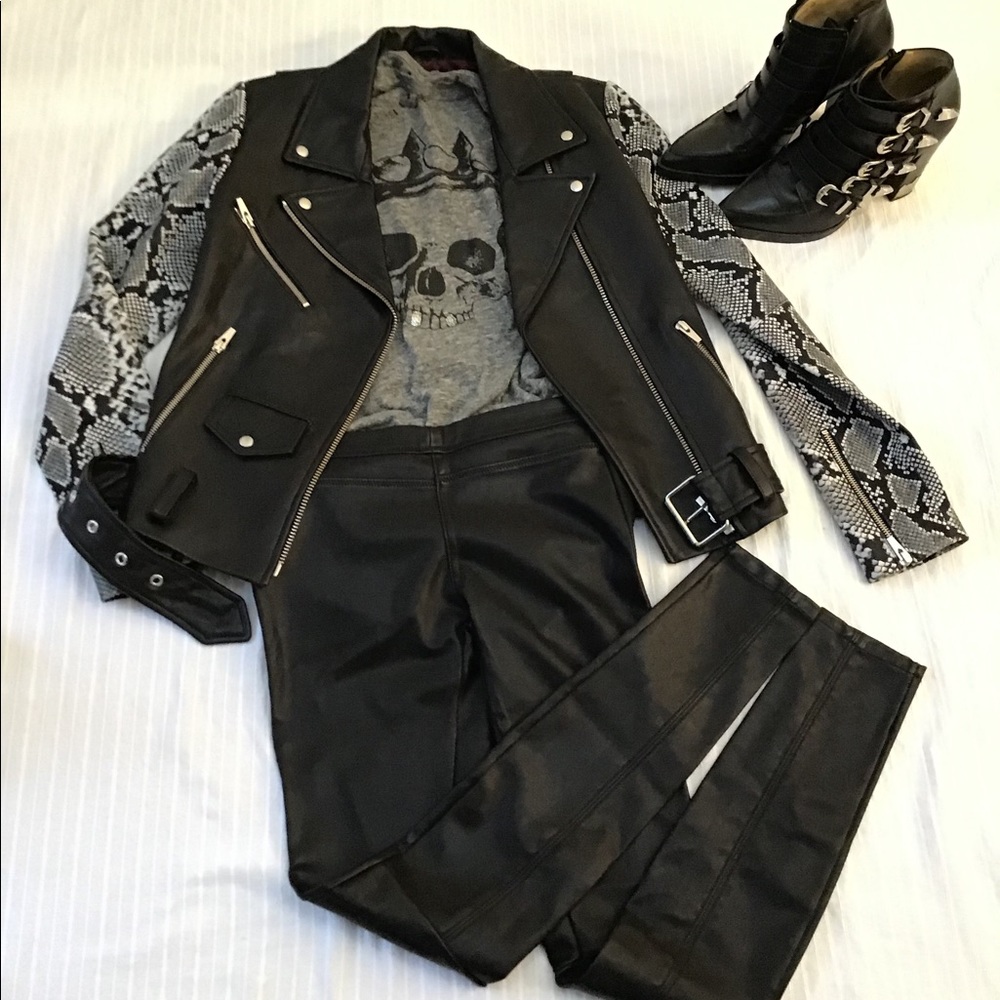 ‼️‼️VEDA JAYNE BLACK AND SNAKE LEATHER JACKET